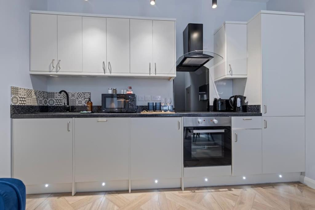 Modern Apartment Off-Road Parking-Twin Room Suite 4 Nottingham Exterior photo
